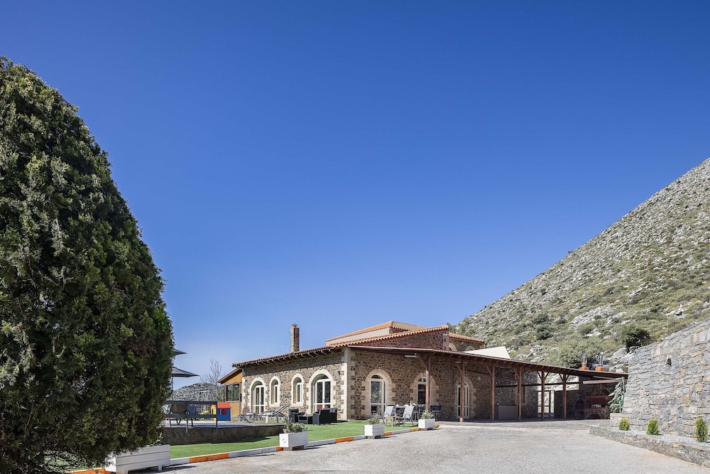 Villa Pasiphae - With Private Heated Pool