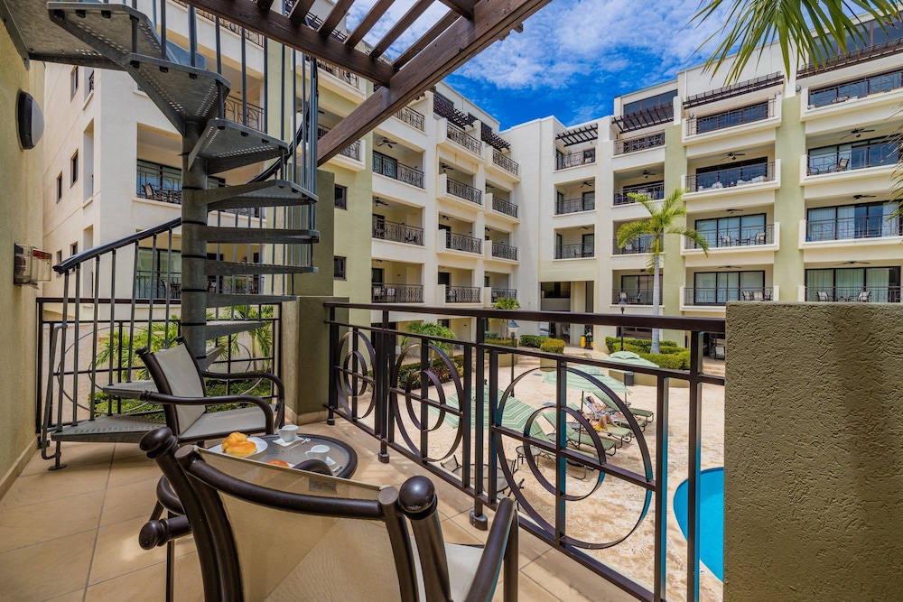 Palm Aruba Condos
