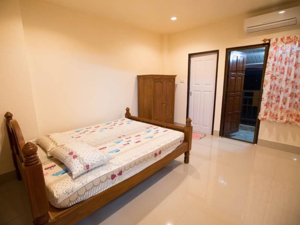 Suriyamanee House