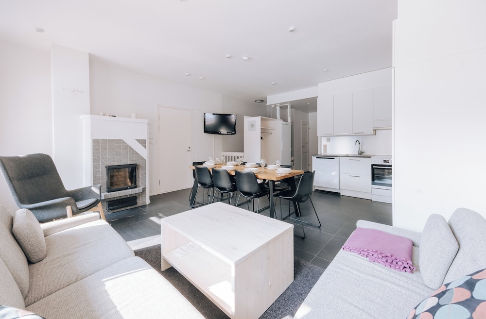 3BR Holiday Apt. with Sauna