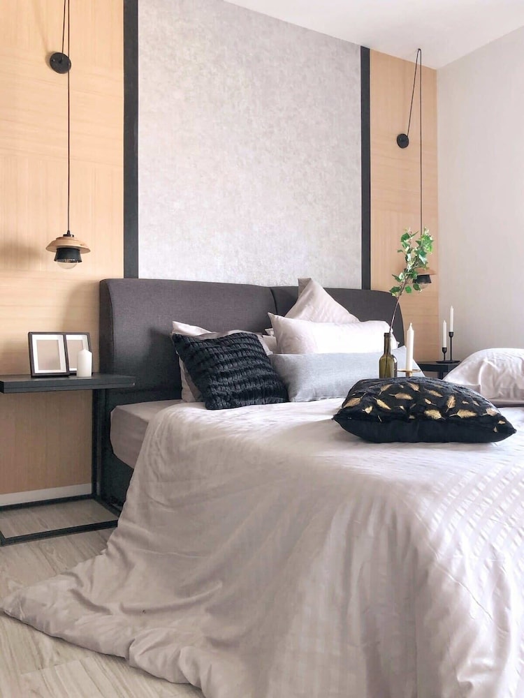 A Comfy & Stylish Suite at Suasana Suites JB 11