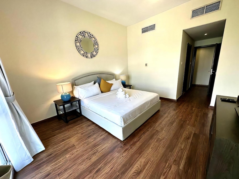Lux BnB 1BD Discovery Gardens