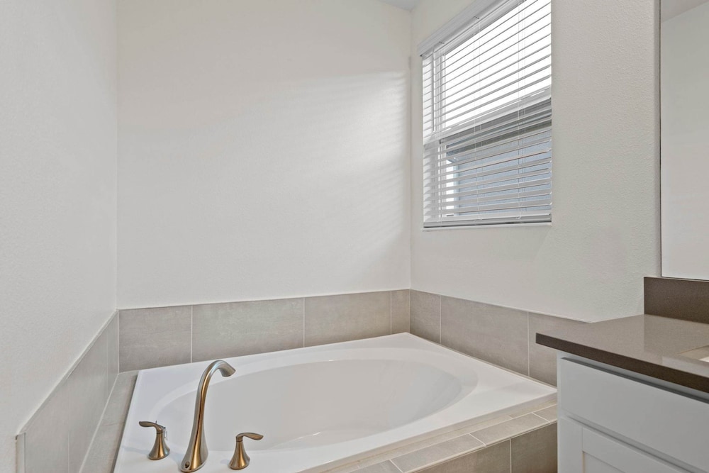Luxury and Fun 5bed a Destination Itself