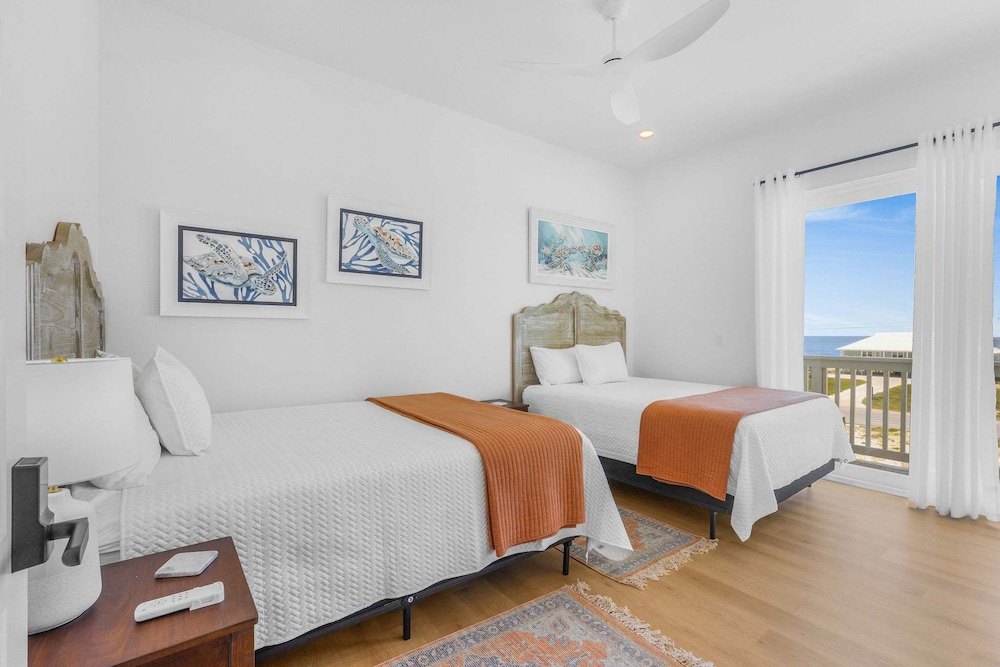 Beach Blessing- Pool Elevator Sleeps 16 SIX Bedrooms 6 Baths