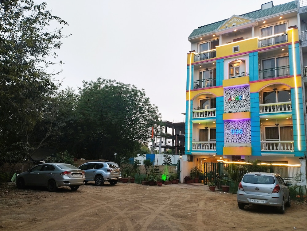 The Angel Hotel And Suites