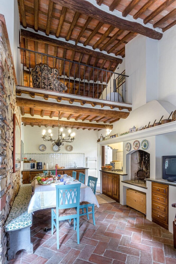 Citrus Charm Farmhouse view 5