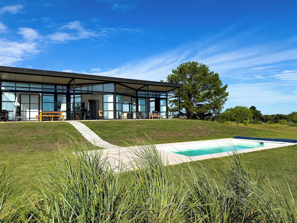 La Casa de Cristal by Puerto Dijama