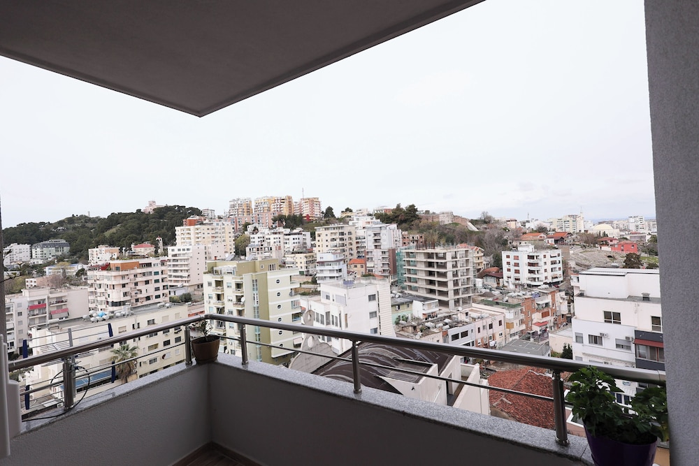 Grandstay Apartments 164