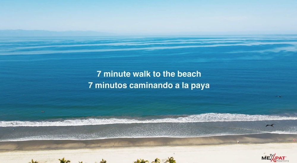 Sleeps 10 Views Beach 1 Block