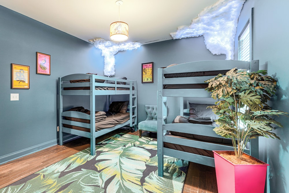 Pet-friendly Abode w/ Balcony in East Nashville!