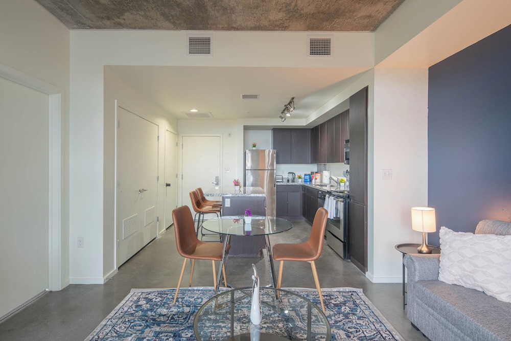 ROVE LIVING/KL - Roosevelt Point