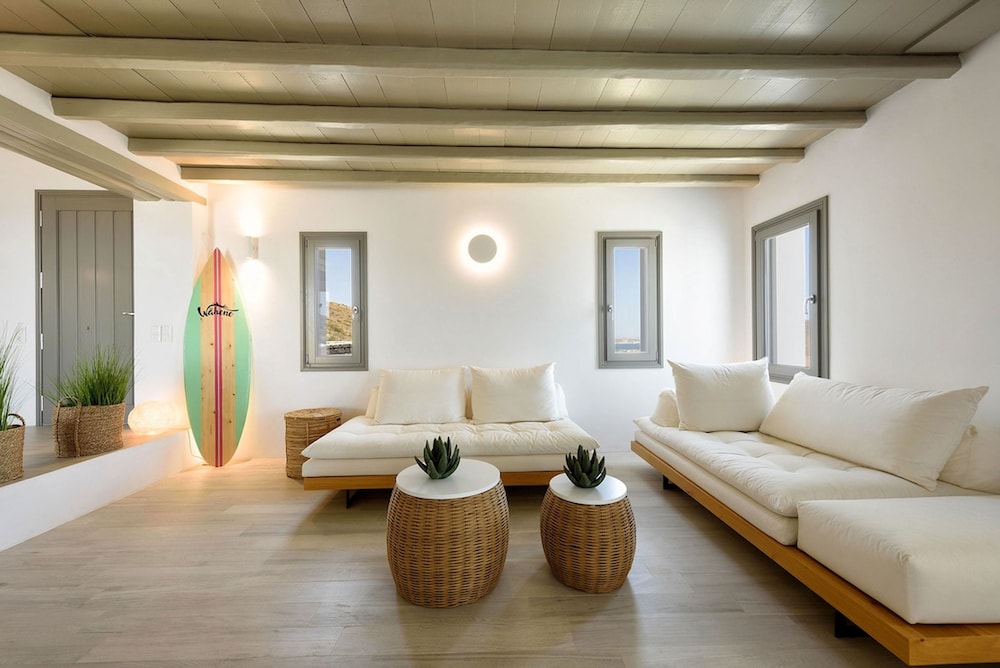 Rising Moon sea View Villa Near the Beach