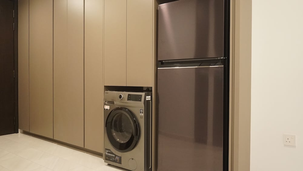 Moonway Luxury Suites At Eaton Residence