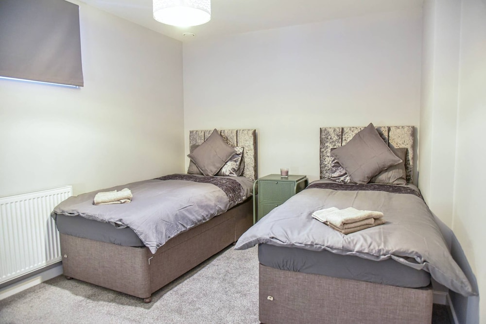 Massive 2bd Central Ipswich view 3
