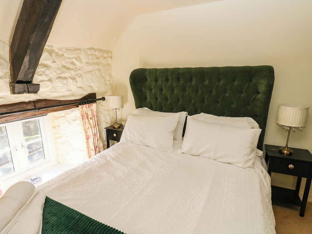 Rose Hip Cottage