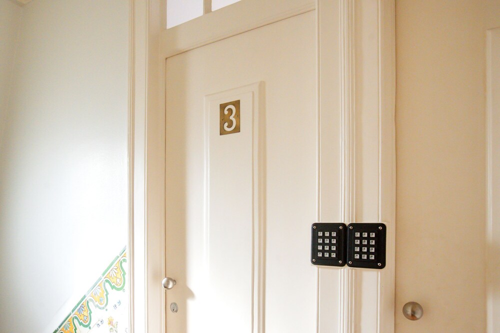 Cosy 1 Bedroom in Lisbon view 5