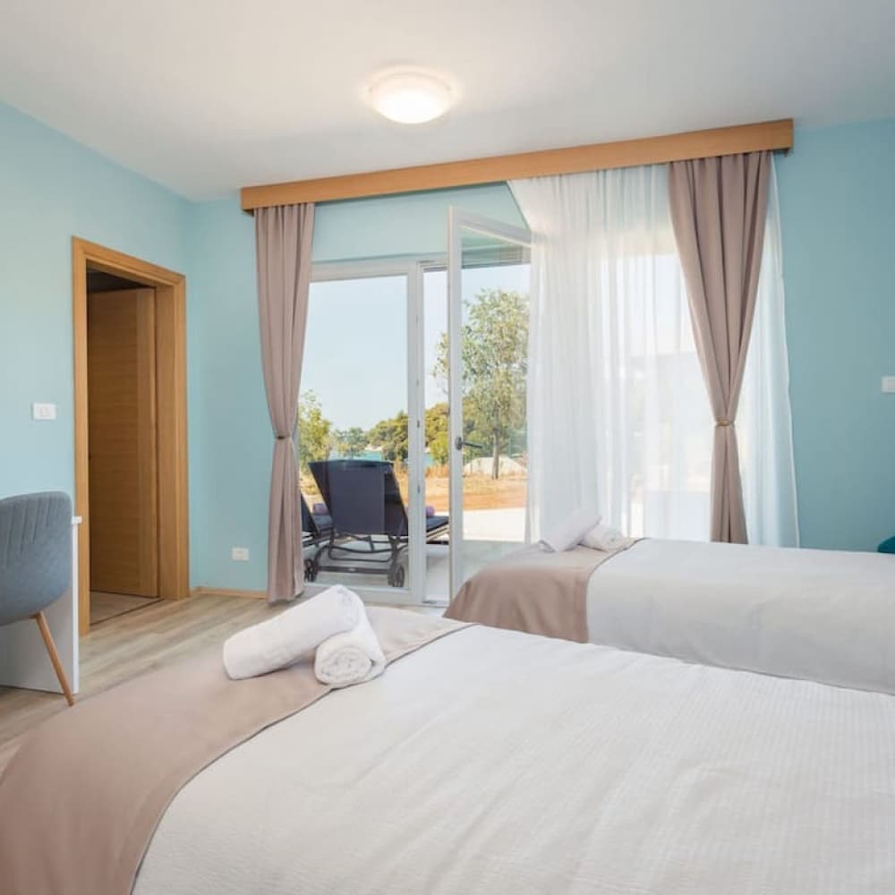 Villa Lavanda - Seaside Luxury Villa for 8 Guests