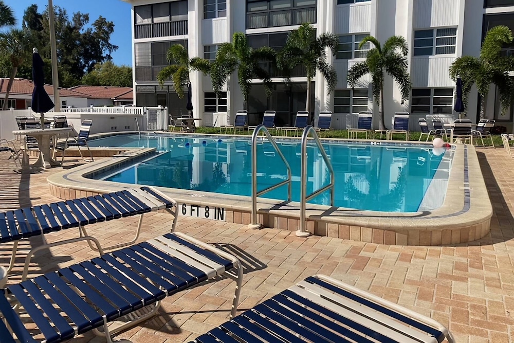 Vista Hermosa Casita Near the Beach - Property Image 3