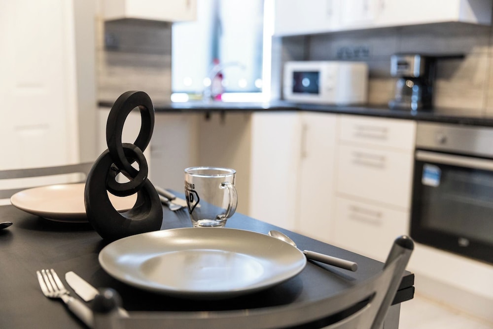 Victoria Road Retreat - Charming 2 Bedroom House