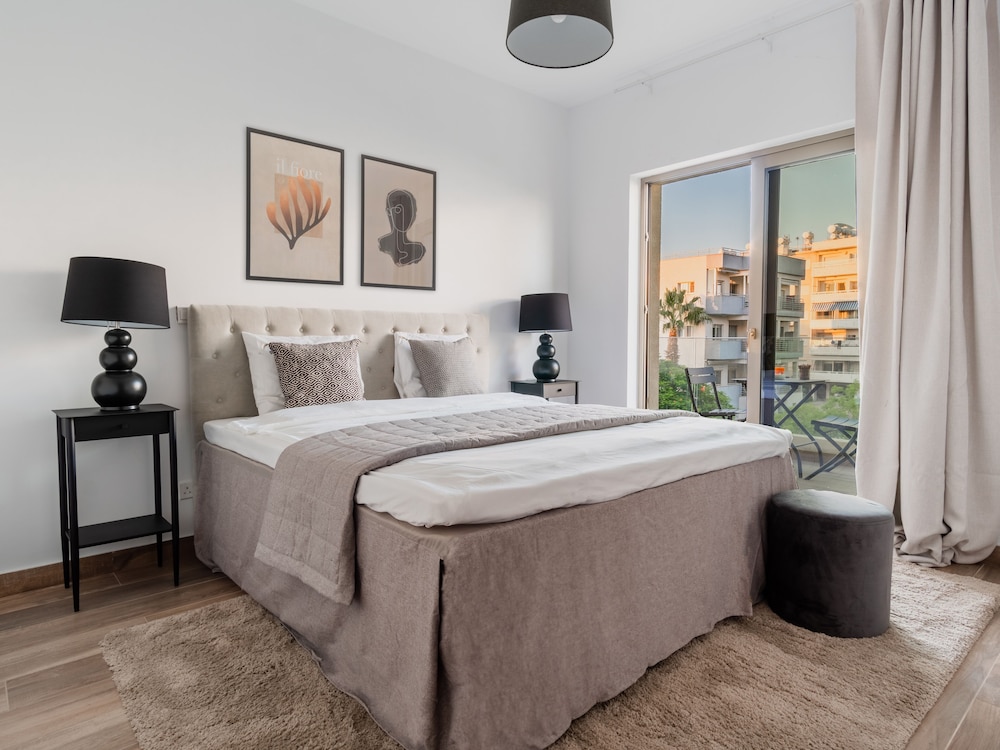 Deluxe Three Bedroom Apartment