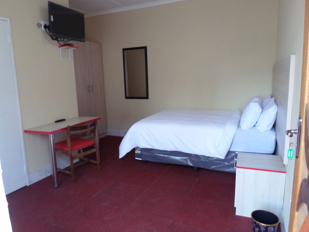 Johannesburg Vacations - DJ Guest Lodge - Property Image 14