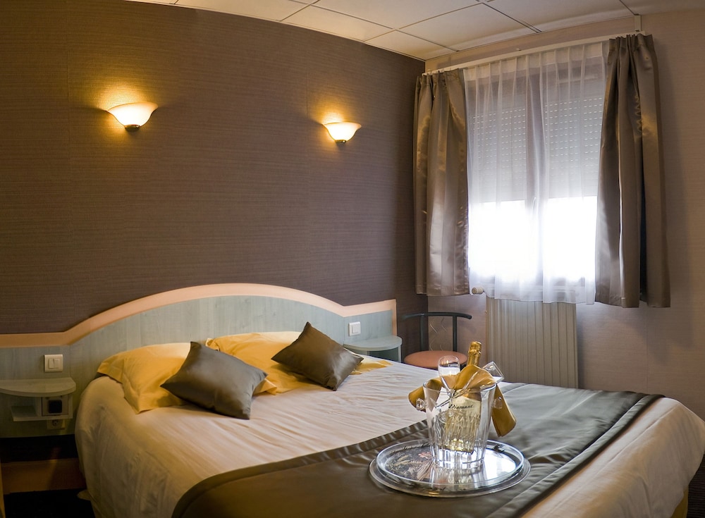 Hotel Logis Hôtel Au Tambour - Image 1