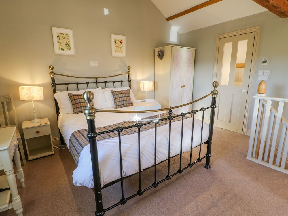 The Stable, Sedbury Park Farm view 2