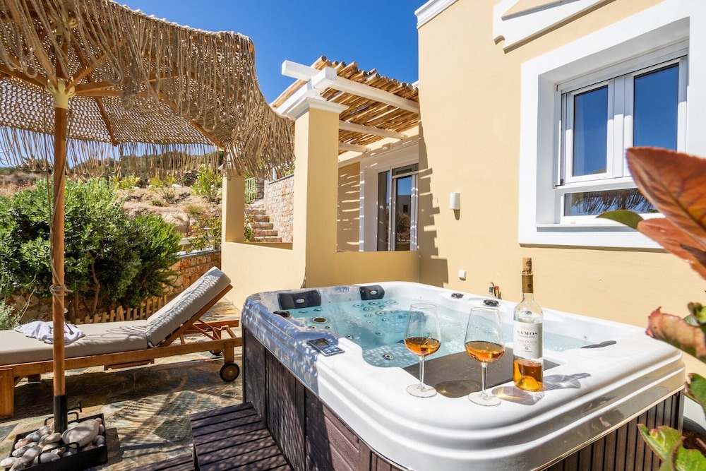 Elaia Villas