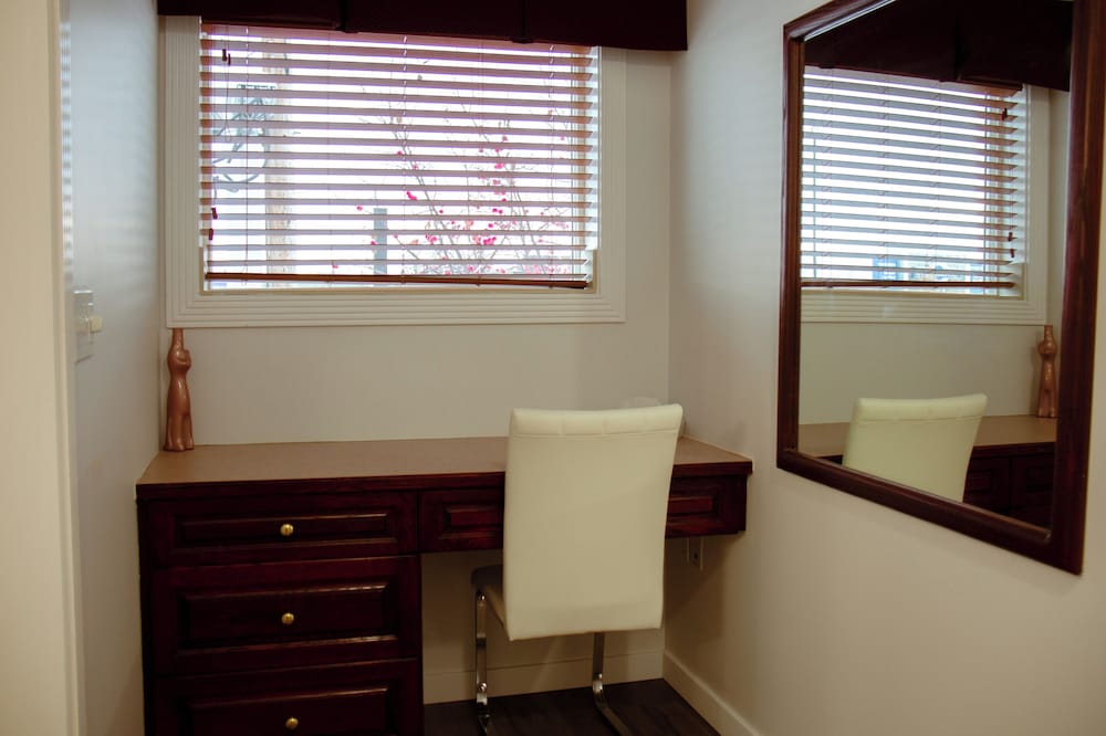 Western Budget Motel Plus Mosaic Suites