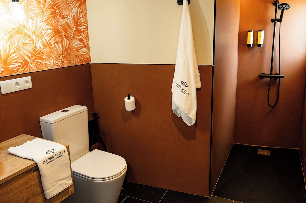 Qazris Suites
