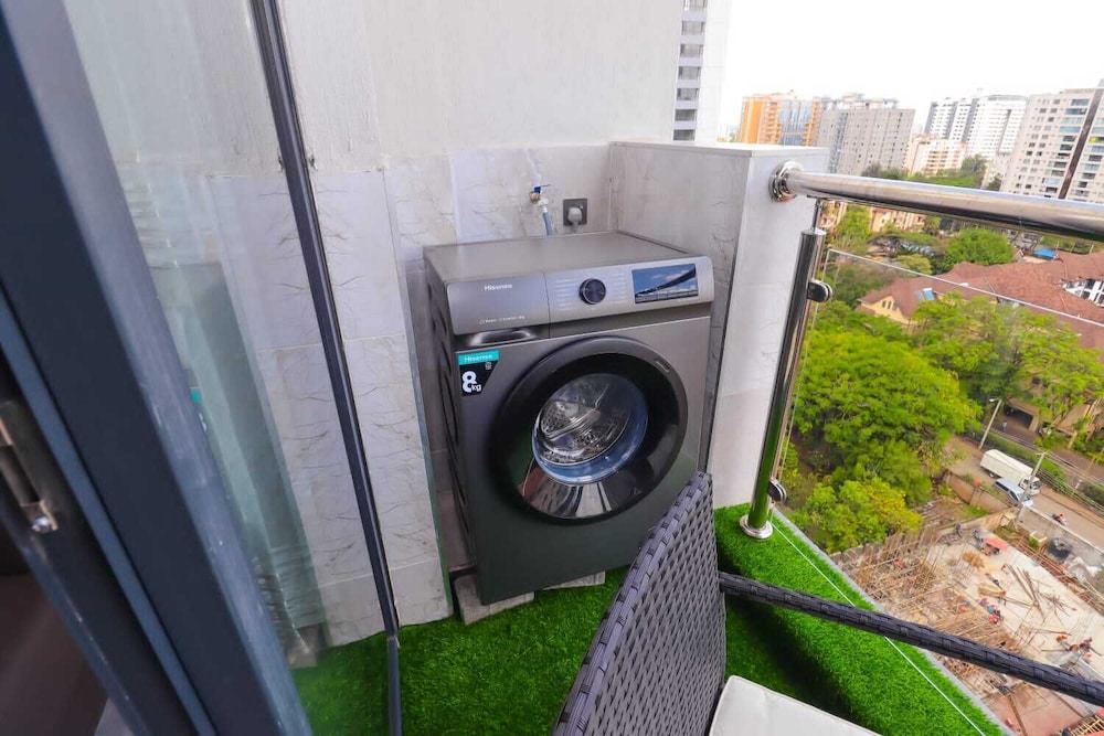 Lux Suites City Oasis Apartments