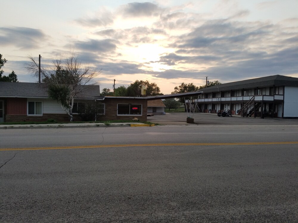 Moorcourt Motel