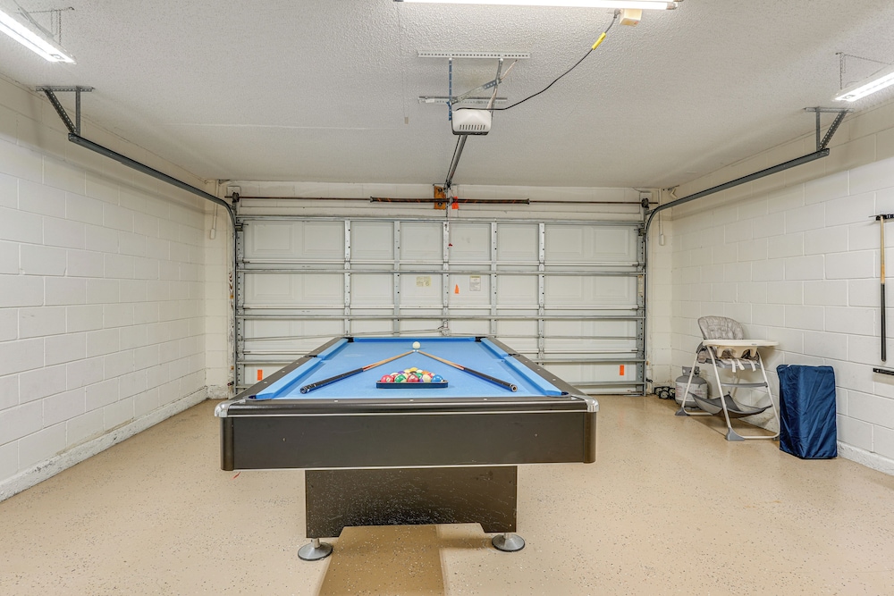 9 Mi to Disney: Home w/ Pool Table & Water Views!