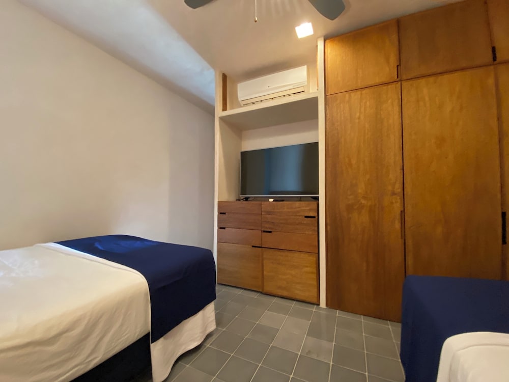 Sabor a Miel: Steps from the Beach & 5th Avenue