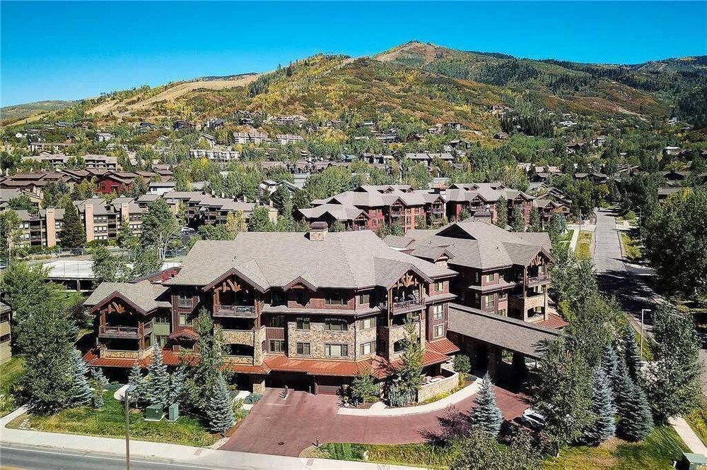 6117 Bear Lodge, Trappeur's Crossing Apartment 1