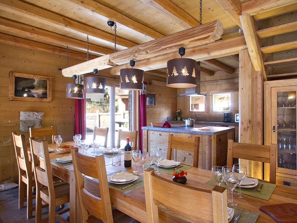 Chalet in Les Deux Alpes With Heated Pool