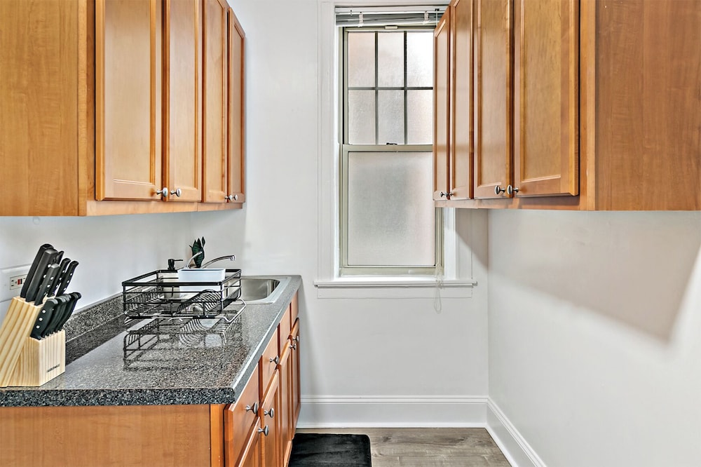 2BR in Prime Location - Grace 09-2