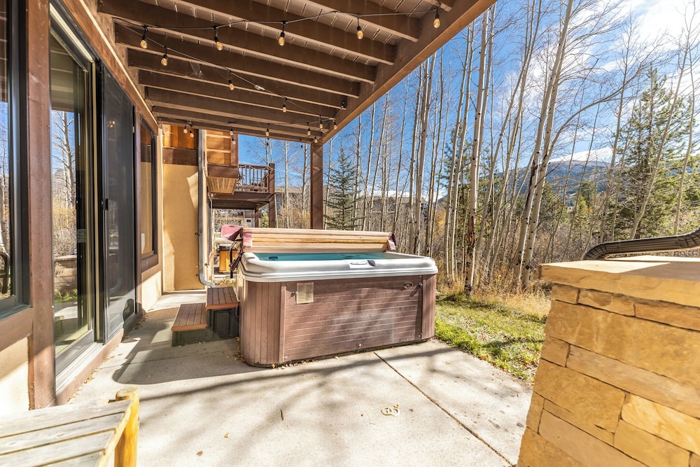 223 Caravelle Drive