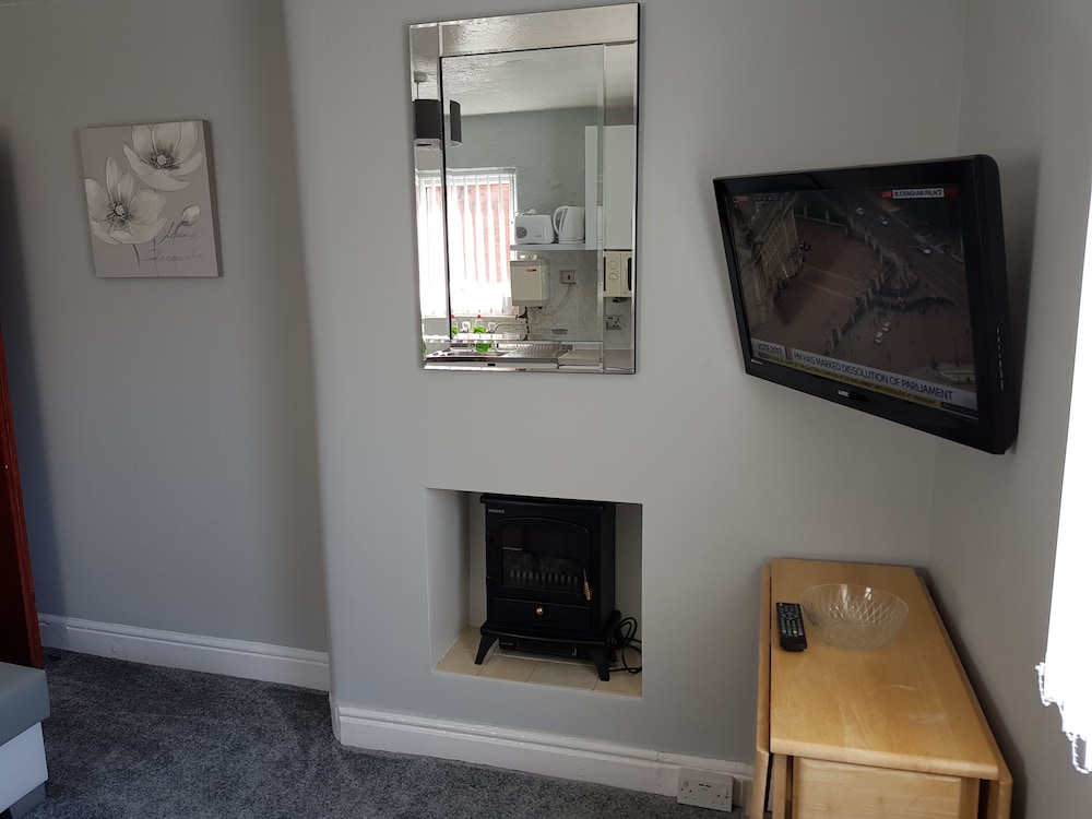 Modern 1-bed Apartment in Blackpool view 2
