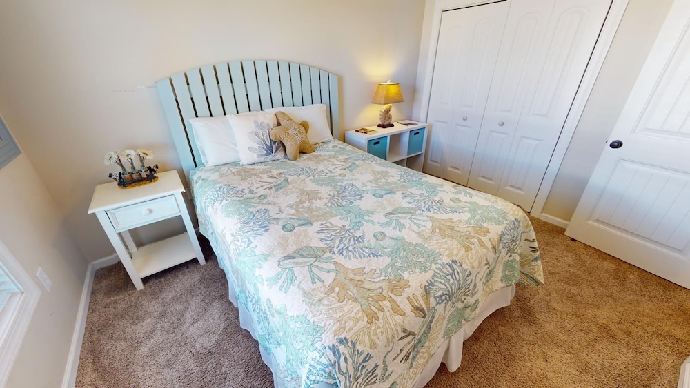 Pelican Landing 302 by Tybee Vacation Rentals