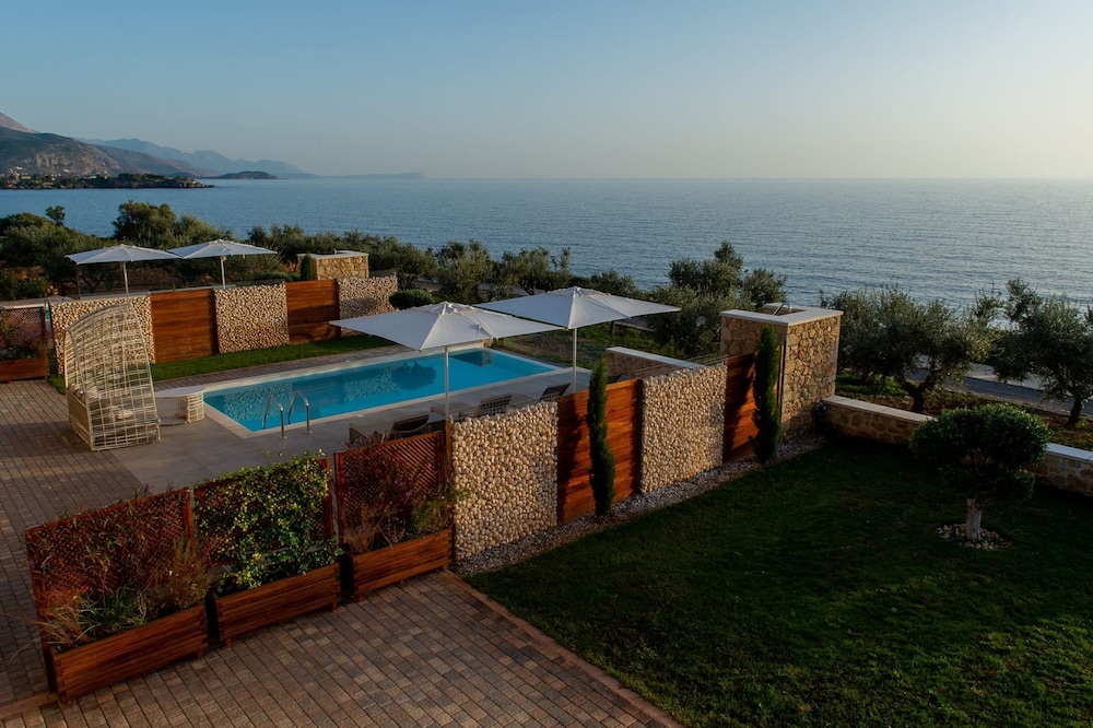 Villa I With Private Pool photo 3