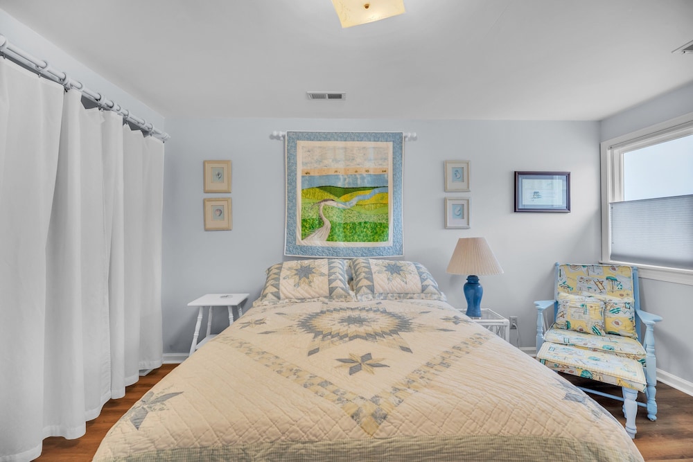 Oyster Cottage In Historic Fishing Village 2 Bedroom Cottage