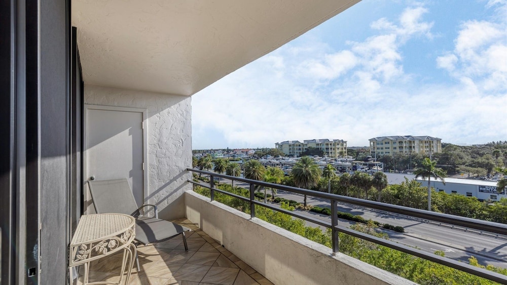 Anchorage Resort 2 Bedroom Condo 6th Flr, Beach Access, Pool 2 Condo
