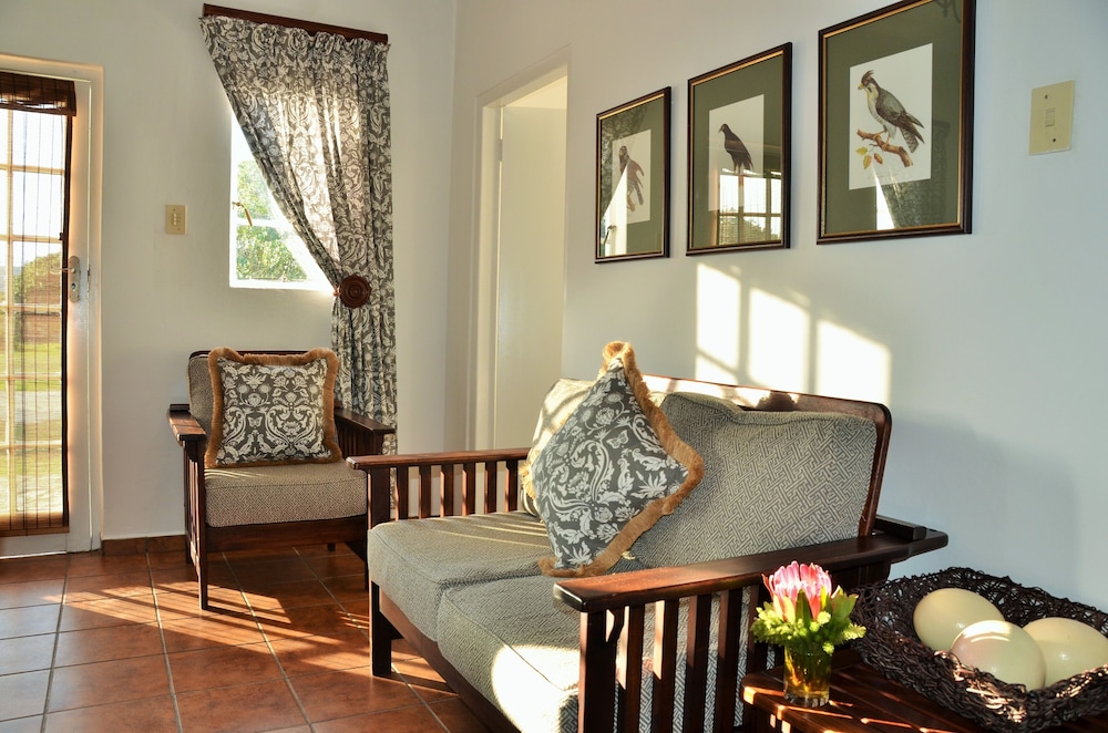De Hoop Equipped Cottages view 5