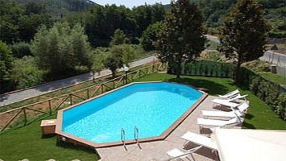 Villa Tiglio en Capannori — recepcion & lobby