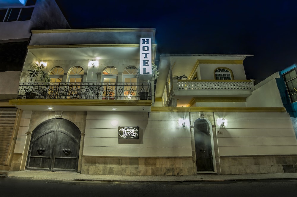 Hotel Casa Blanca - Property Image 3