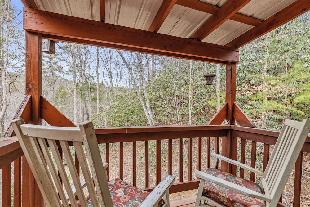 Hickory Hollow Hideaway