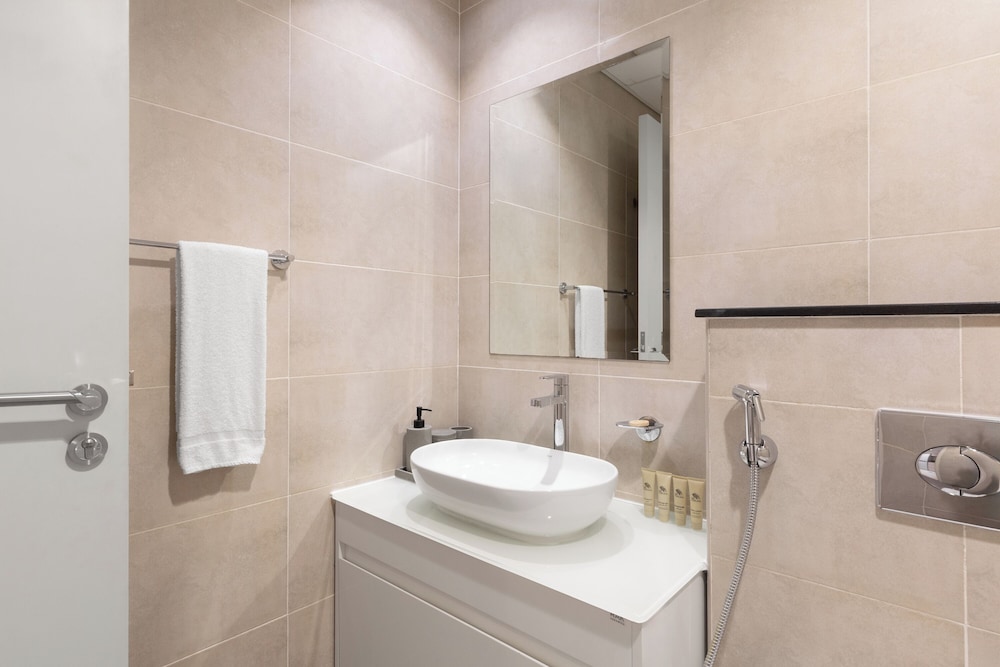 Maison Privee - Stylish Studio w/ Top Facilities in Damac Hills