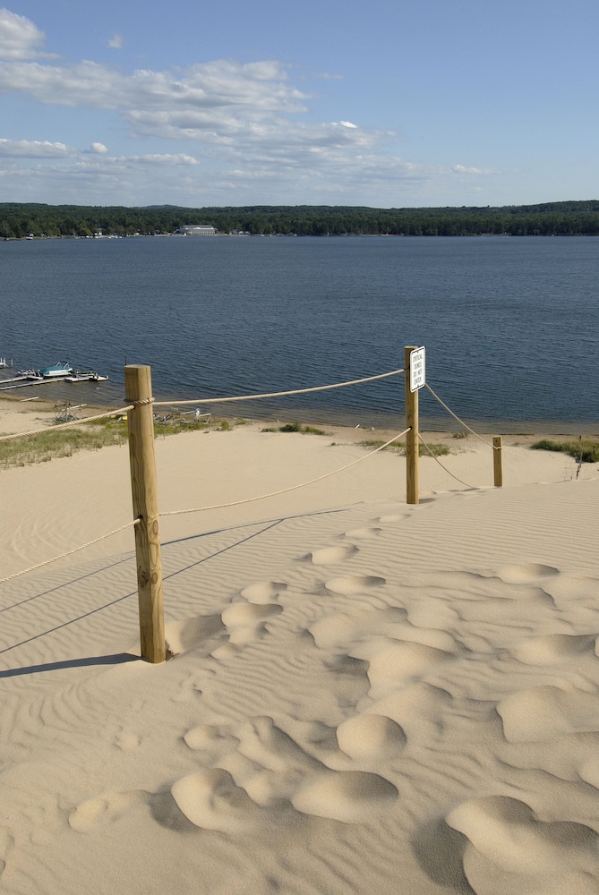 Dunes Waterfront Resort