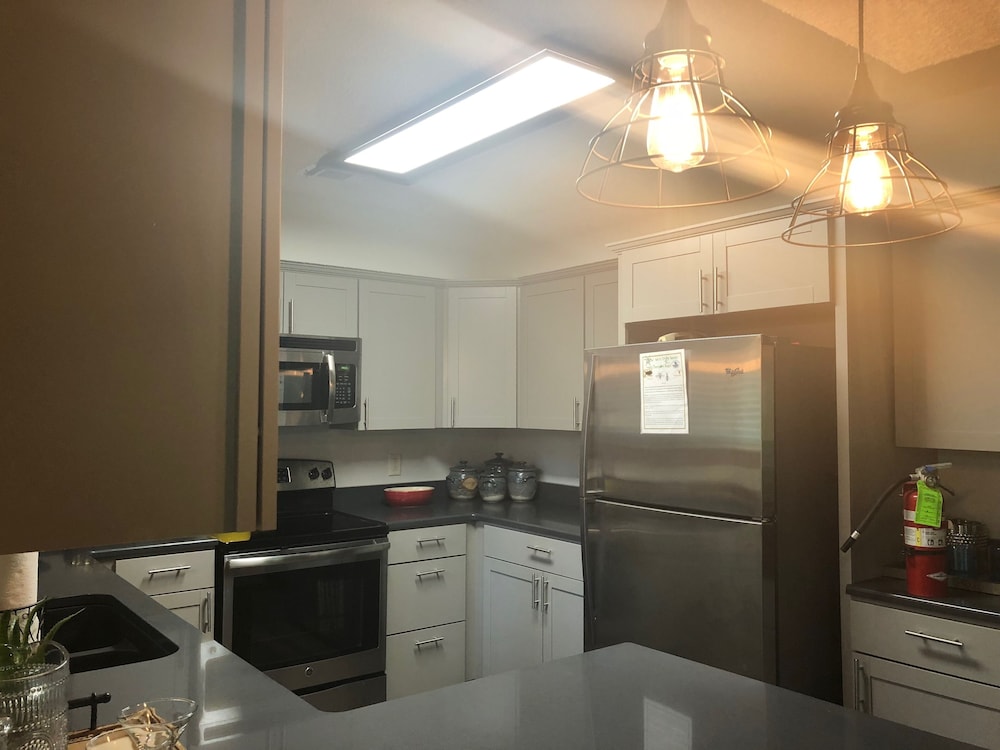 Forest view, log-sided two bedroom, two bath condo on Lake Ouachita. by RedAwning view 5
